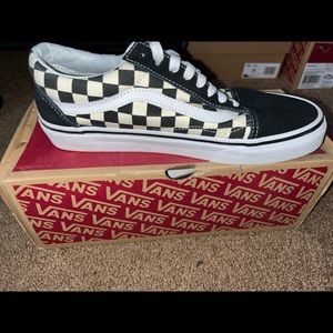 Old Skool Checkered Vans,worn once.Mens US 7.5 Womens US 9